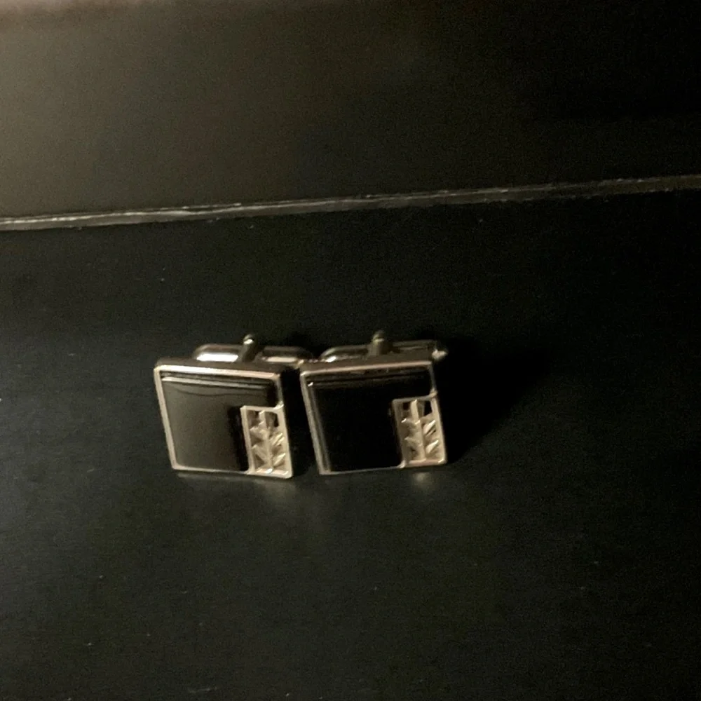 🟧Swank Silver & Black Vintage Square Cufflinks